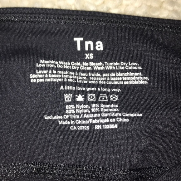 Black TNA leggings from aritzia - Picture 3 of 4